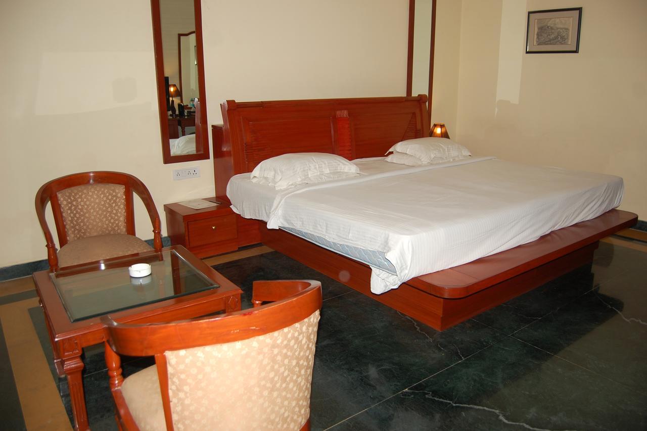 The Royal Residency Hotel Bodh Gaya Buitenkant foto