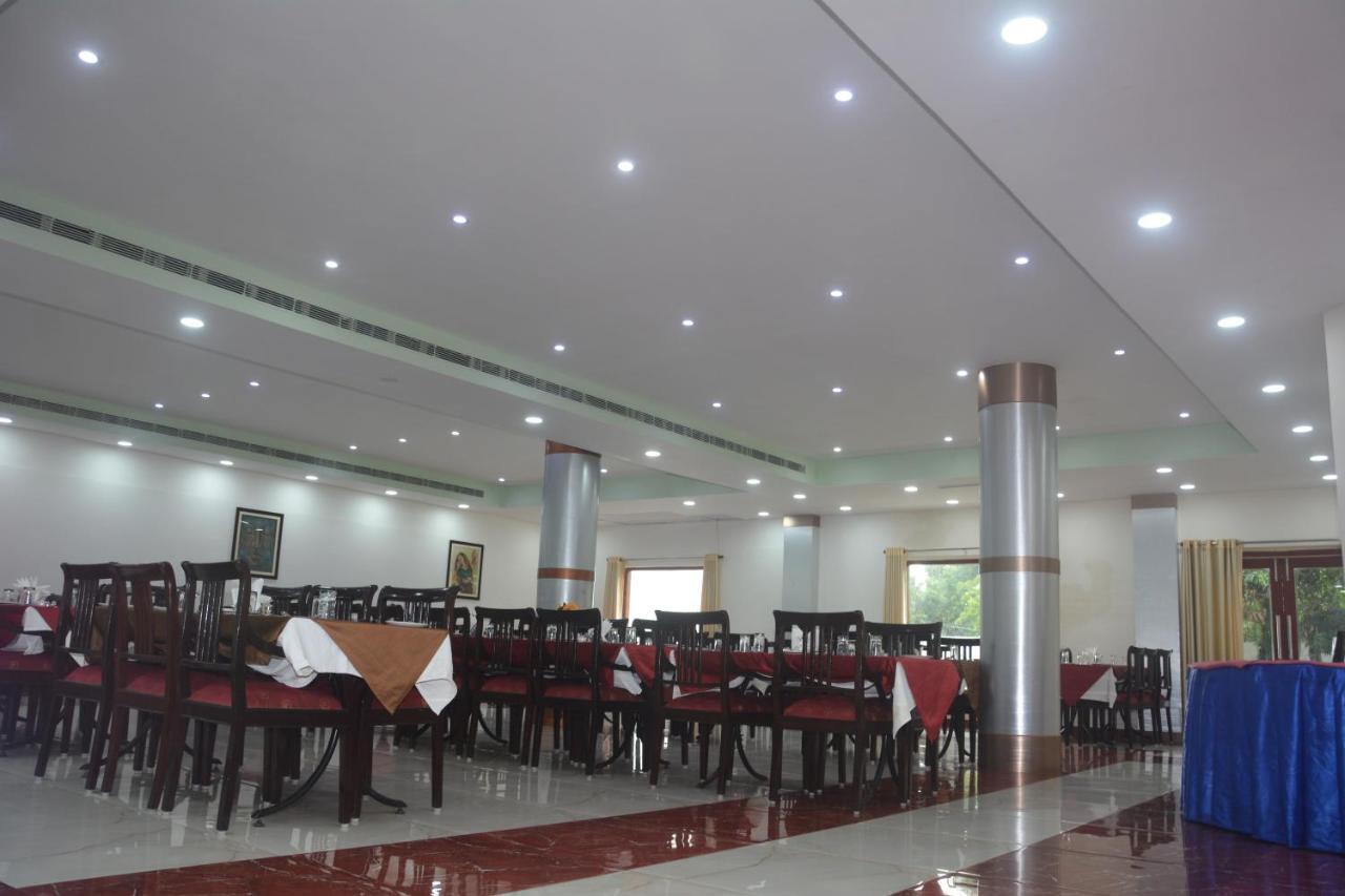 The Royal Residency Hotel Bodh Gaya Buitenkant foto
