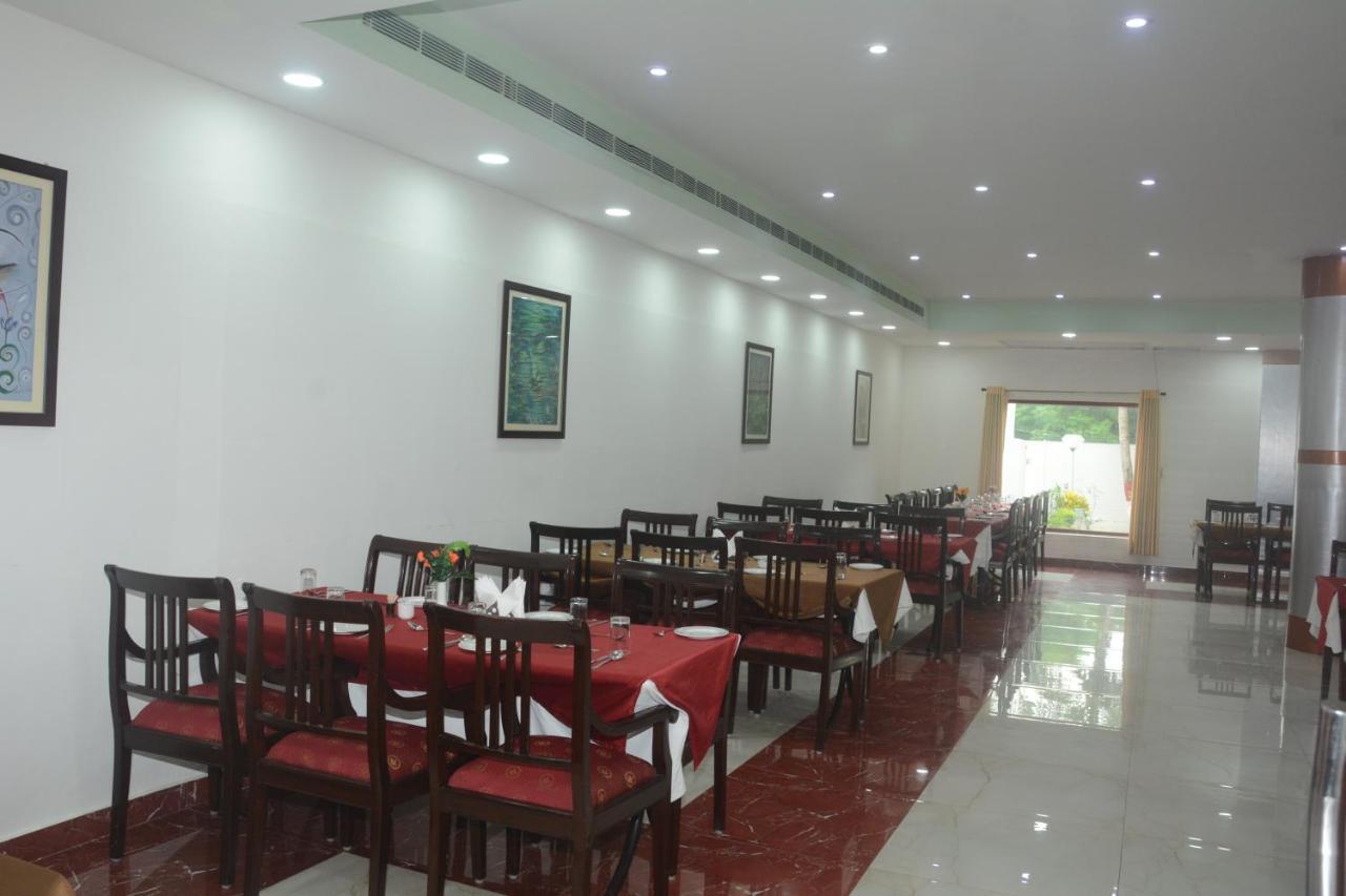 The Royal Residency Hotel Bodh Gaya Buitenkant foto